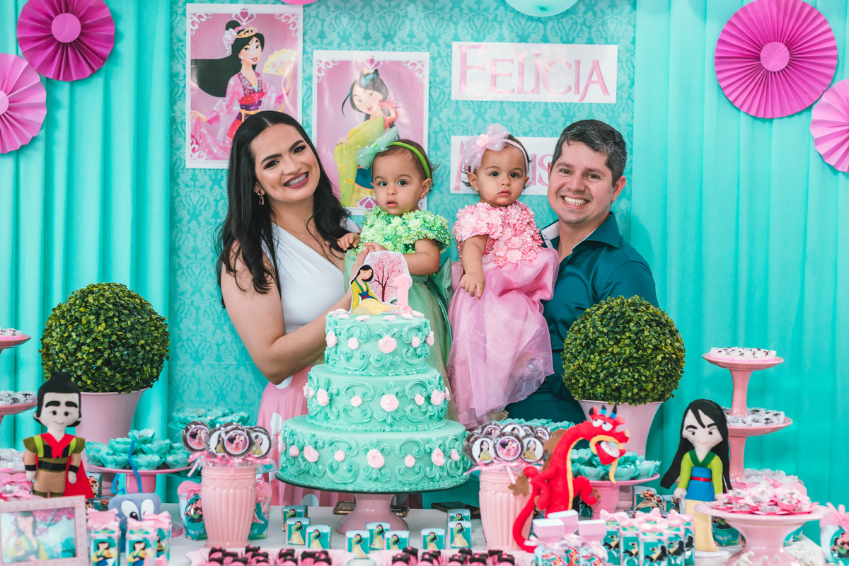festa infantil-decoração-tema mulan-crianças-buffet-cresse fortaleza-bolo de festa-fantasias-vestido de festa-gemeas-