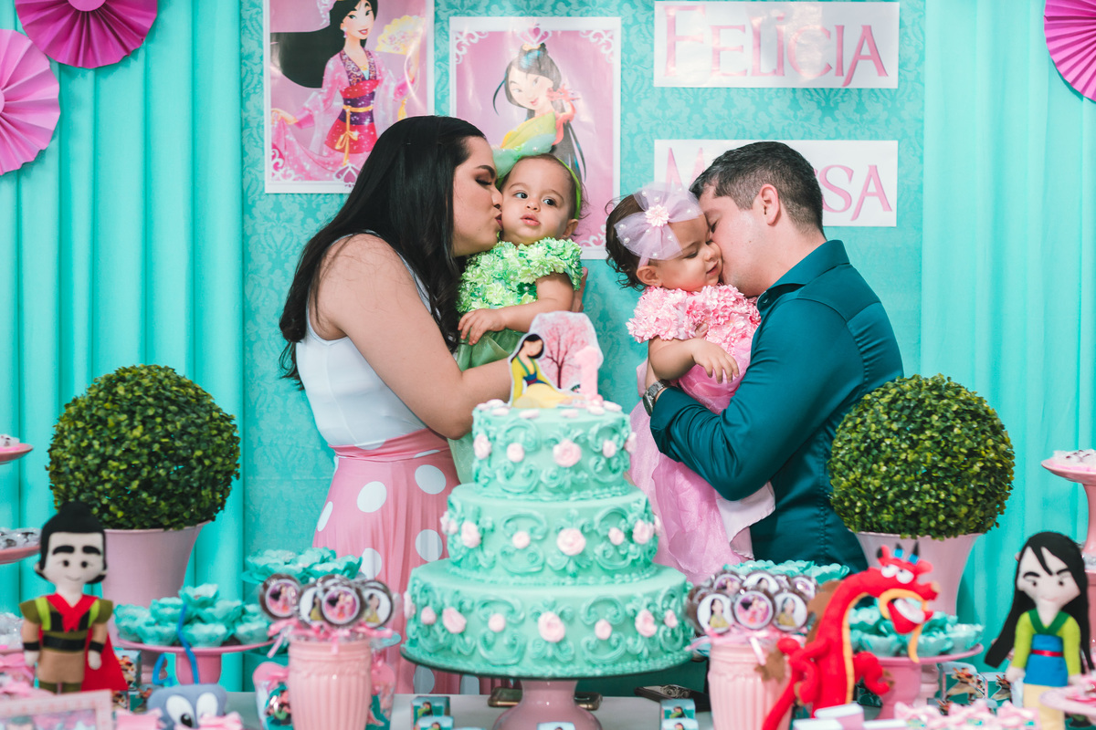 festa infantil-decoração-tema mulan-crianças-buffet-cresse fortaleza-bolo de festa-fantasias-vestido de festa-gemeas-