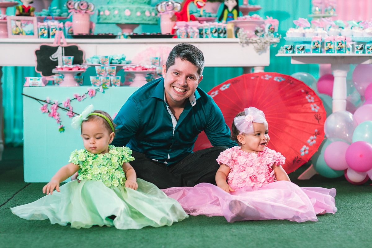 festa infantil-decoração-tema mulan-crianças-buffet-cresse fortaleza-bolo de festa-fantasias-vestido de festa-gemeas-