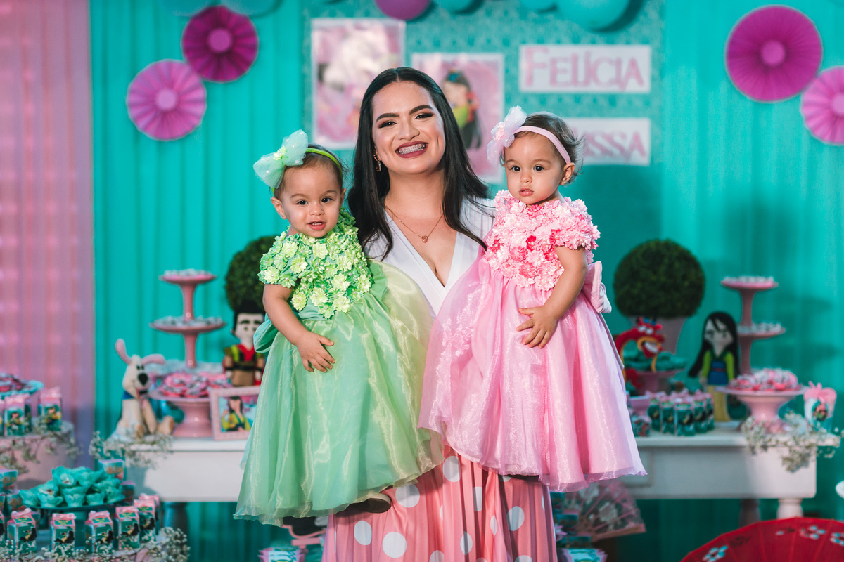 festa infantil-decoração-tema mulan-crianças-buffet-cresse fortaleza-bolo de festa-fantasias-vestido de festa-gemeas-