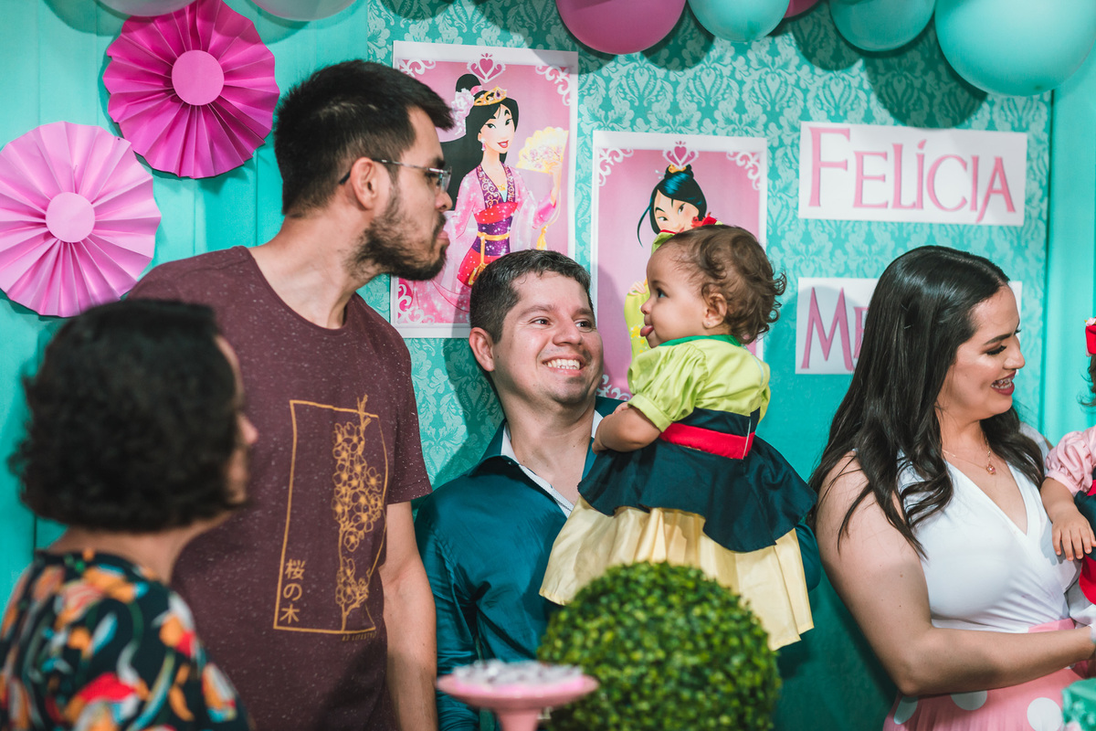 festa infantil-decoração-tema mulan-crianças-buffet-cresse fortaleza-bolo de festa-fantasias-vestido de festa-gemeas-