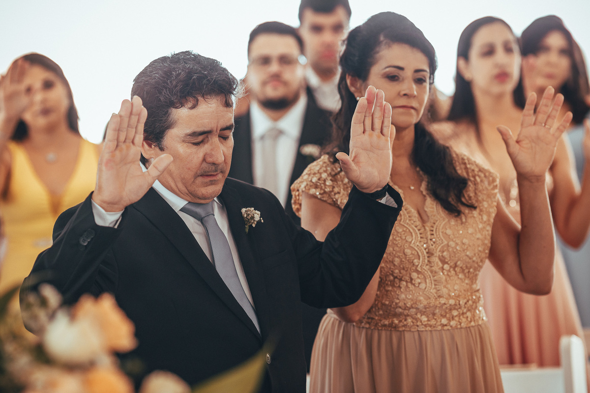 casamento-matinal-makinofnoiva-noiva-noivo-buque-capela-santaedwuiges-igreja-felizes-mariana park-praia-beach-amor-fotografia de casamento-fotografo-ceara