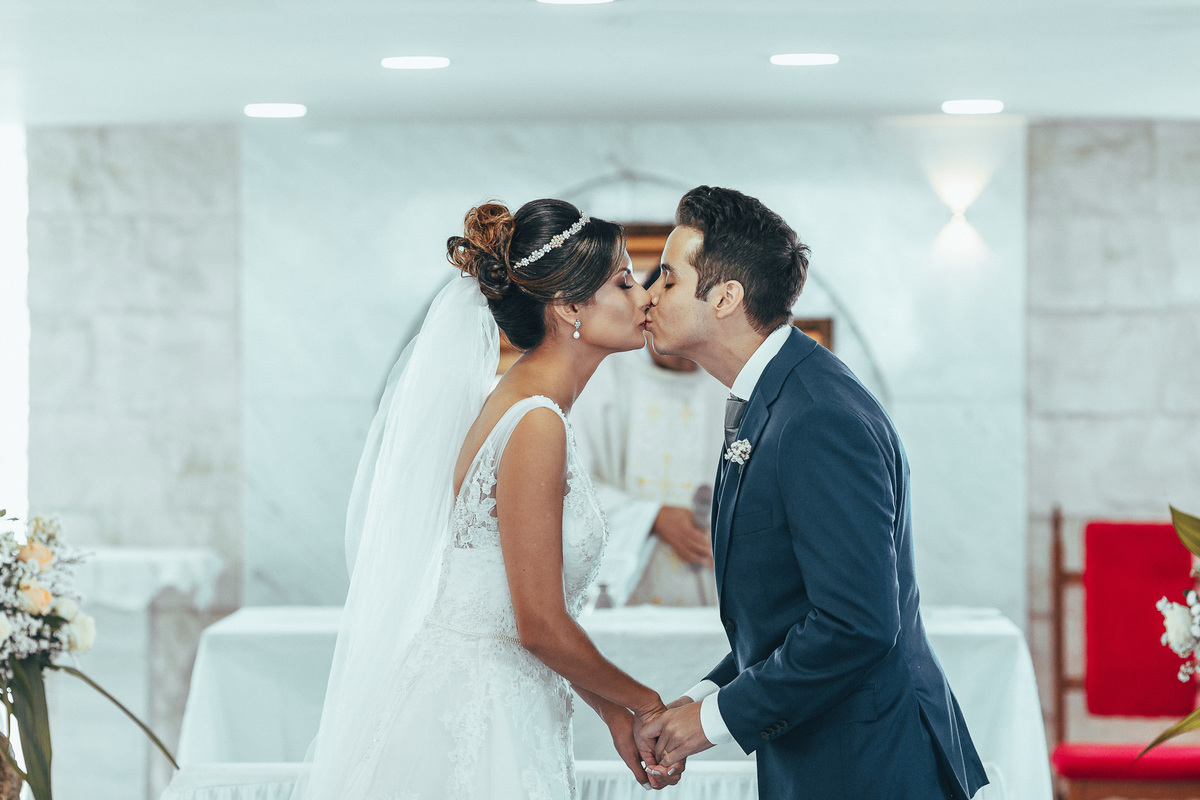 casamento-matinal-makinofnoiva-noiva-noivo-buque-capela-santaedwuiges-igreja-felizes-mariana park-praia-beach-amor-fotografia de casamento-fotografo-ceara