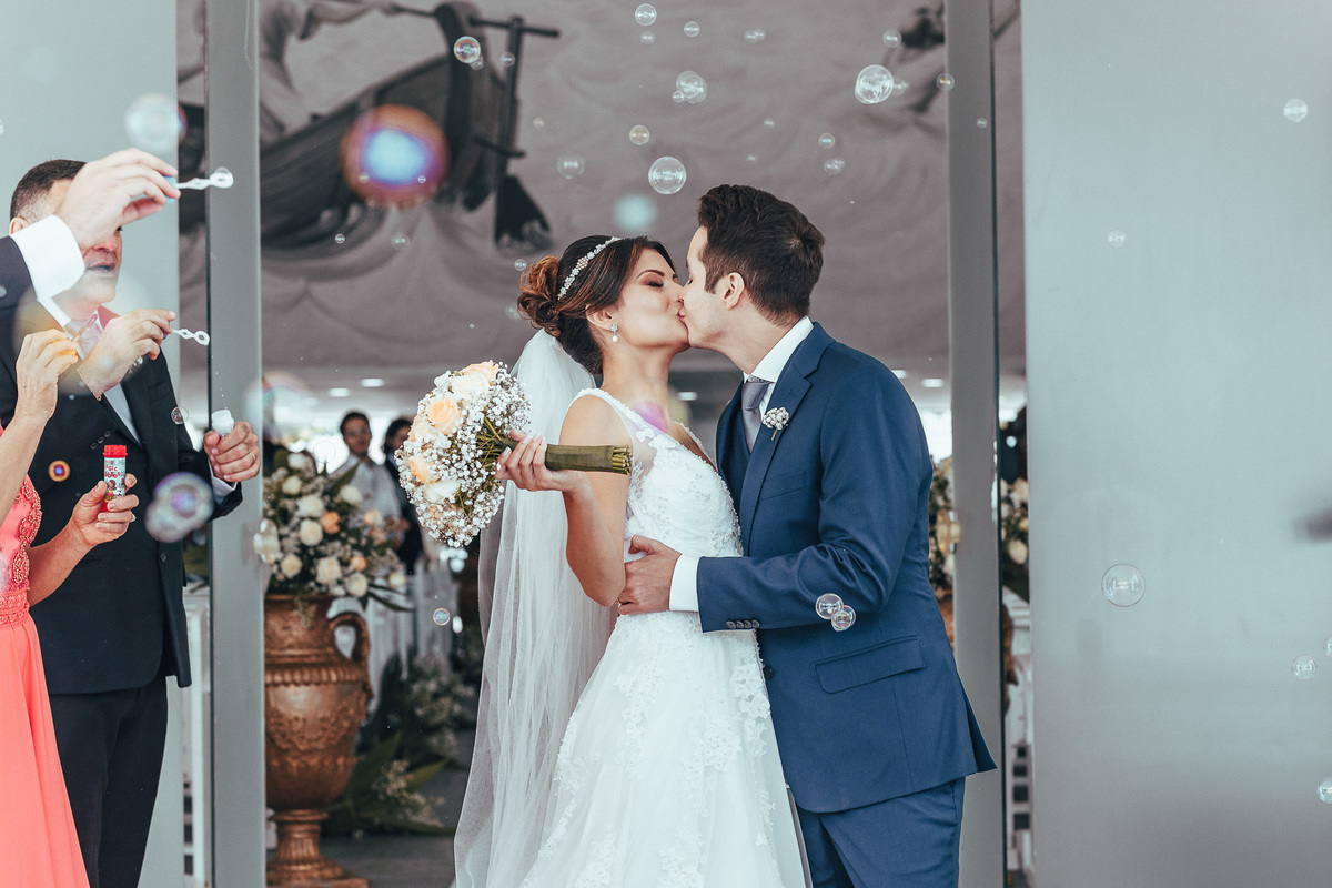 casamento-matinal-makinofnoiva-noiva-noivo-buque-capela-santaedwuiges-igreja-felizes-mariana park-praia-beach-amor-fotografia de casamento-fotografo-ceara