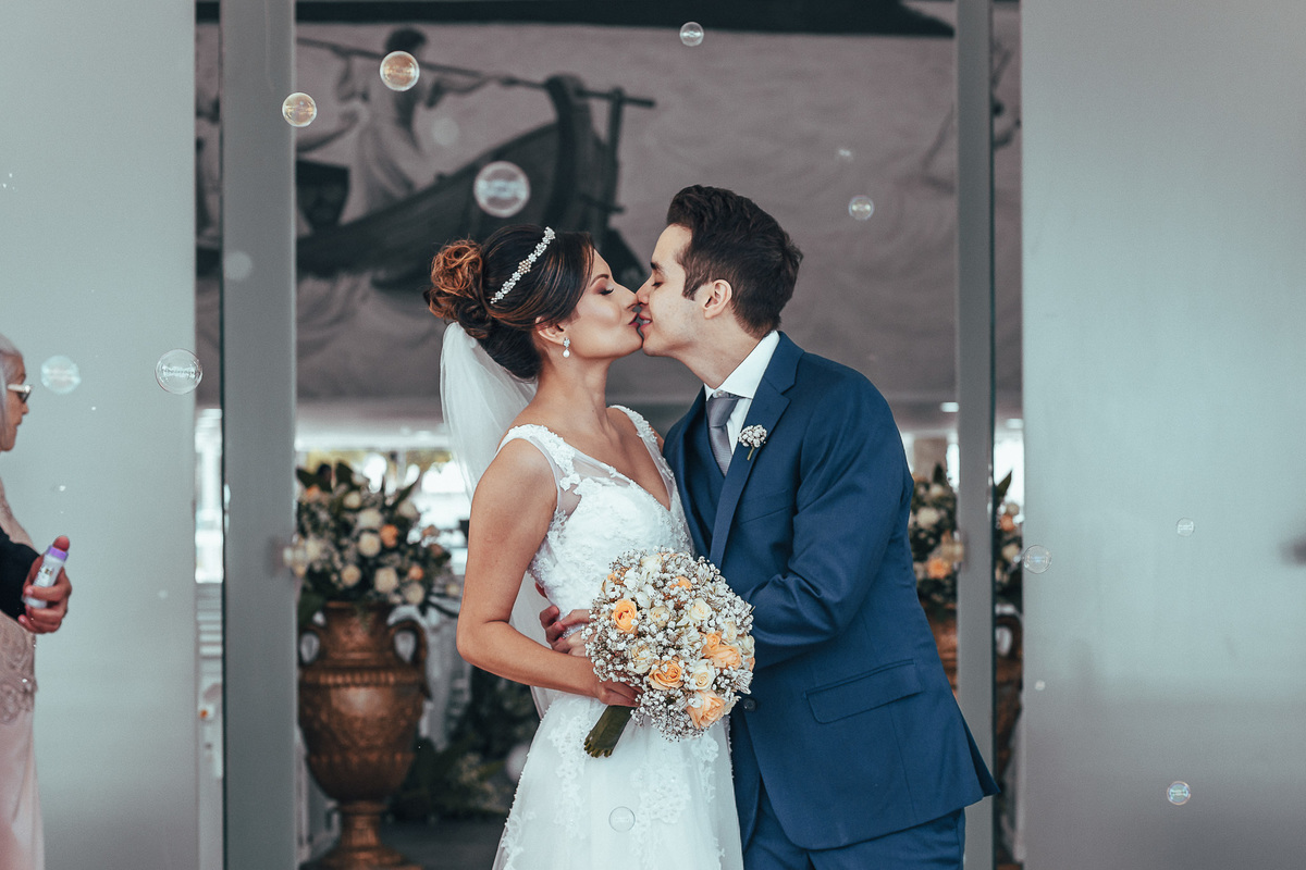 casamento-matinal-makinofnoiva-noiva-noivo-buque-capela-santaedwuiges-igreja-felizes-mariana park-praia-beach-amor-fotografia de casamento-fotografo-ceara