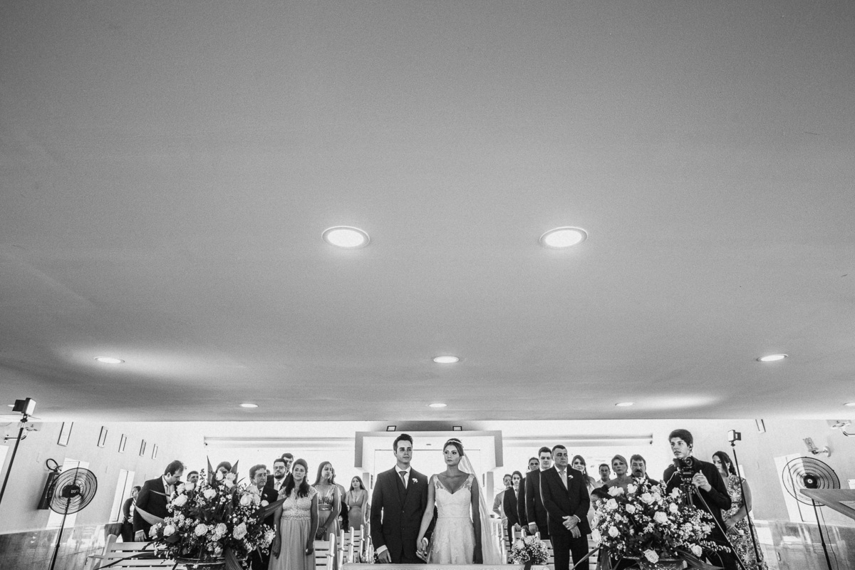 casamento-matinal-makinofnoiva-noiva-noivo-buque-capela-santaedwuiges-igreja-felizes-mariana park-praia-beach-amor-fotografia de casamento-fotografo-ceara