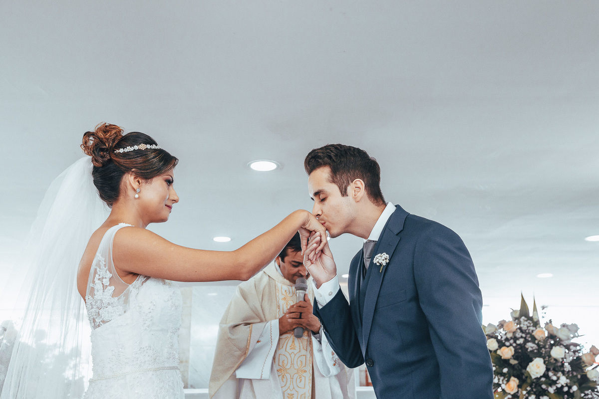casamento-matinal-makinofnoiva-noiva-noivo-buque-capela-santaedwuiges-igreja-felizes-mariana park-praia-beach-amor-fotografia de casamento-fotografo-ceara