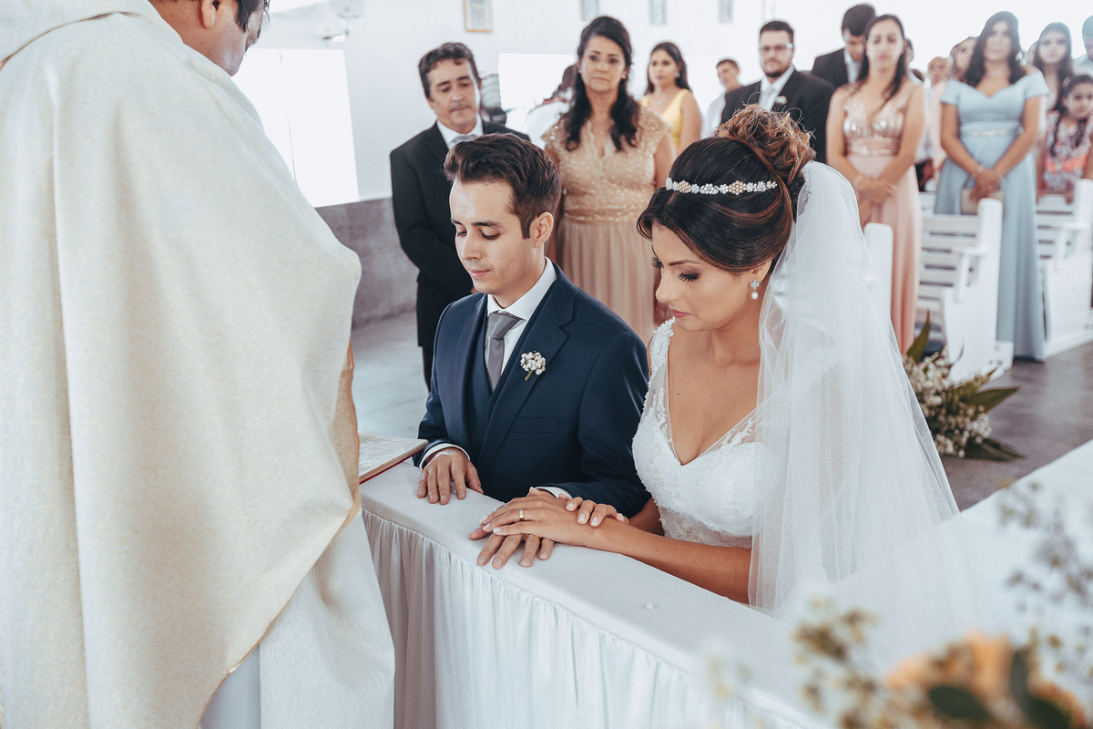 casamento-matinal-makinofnoiva-noiva-noivo-buque-capela-santaedwuiges-igreja-felizes-mariana park-praia-beach-amor-fotografia de casamento-fotografo-ceara