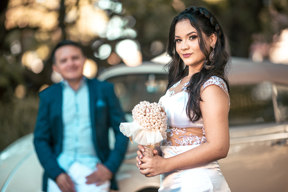 ensaio-casal-pre wedding-wedding-casamento-book de casal-fotos-fusca-carros-mileide-safadão-carro-conversivel-vestido de noiva-noivado-noivos