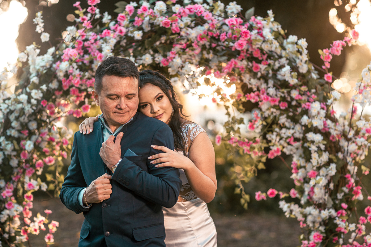 ensaio-casal-pre wedding-wedding-casamento-book de casal-fotos-fusca-carros-mileide-safadão-carro-conversivel-vestido de noiva-noivado-noivos