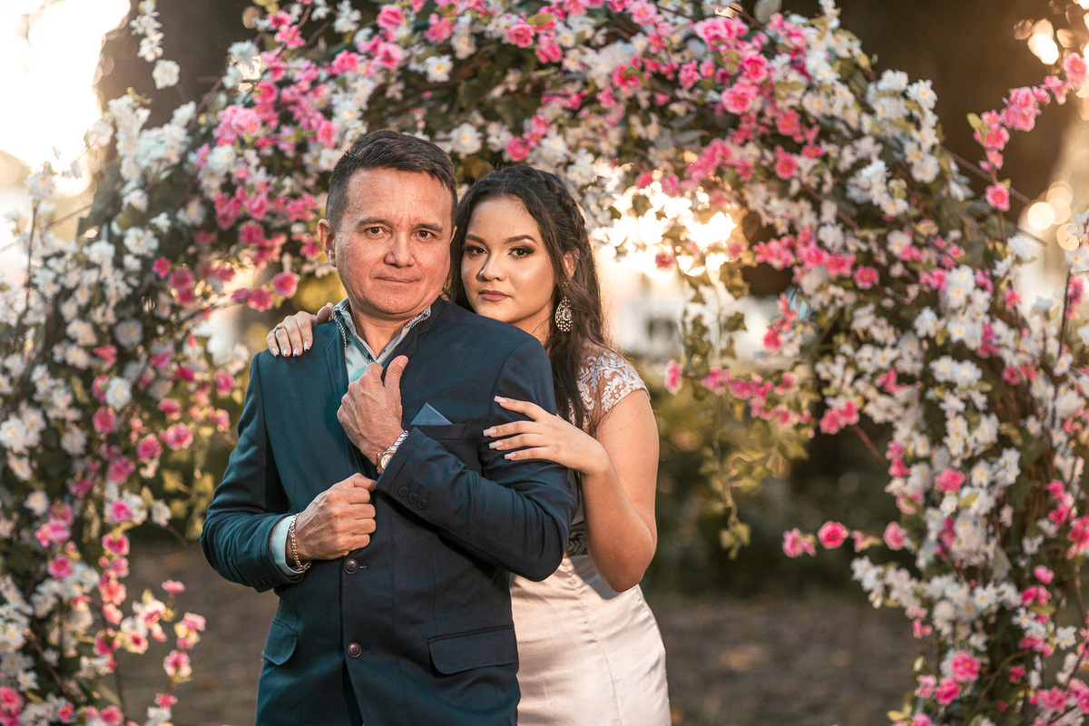 ensaio-casal-pre wedding-wedding-casamento-book de casal-fotos-fusca-carros-mileide-safadão-carro-conversivel-vestido de noiva-noivado-noivos