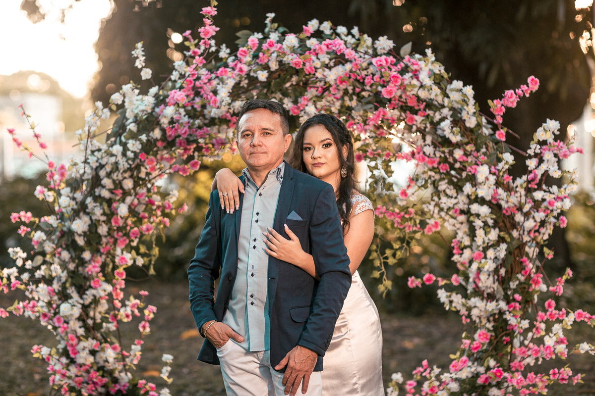 ensaio-casal-pre wedding-wedding-casamento-book de casal-fotos-fusca-carros-mileide-safadão-carro-conversivel-vestido de noiva-noivado-noivos