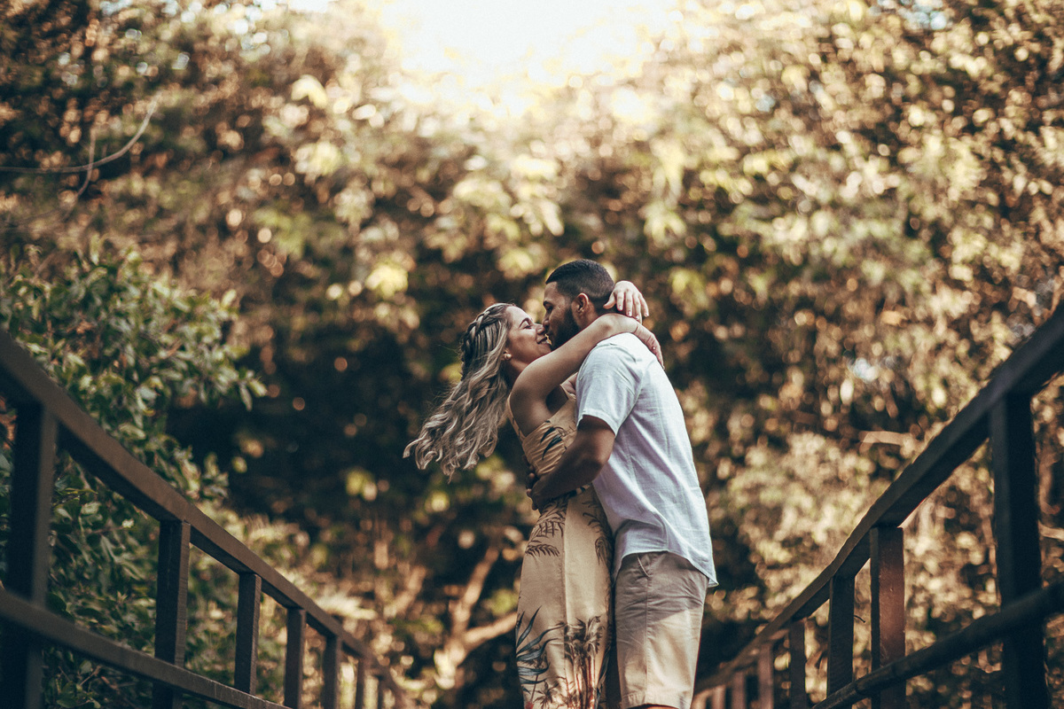pre wedding-ensaio-fotografia-casamento-book de casal- prewedding-lover-fotos-fortaleza- parque do coco-hamburgueria-barneys
