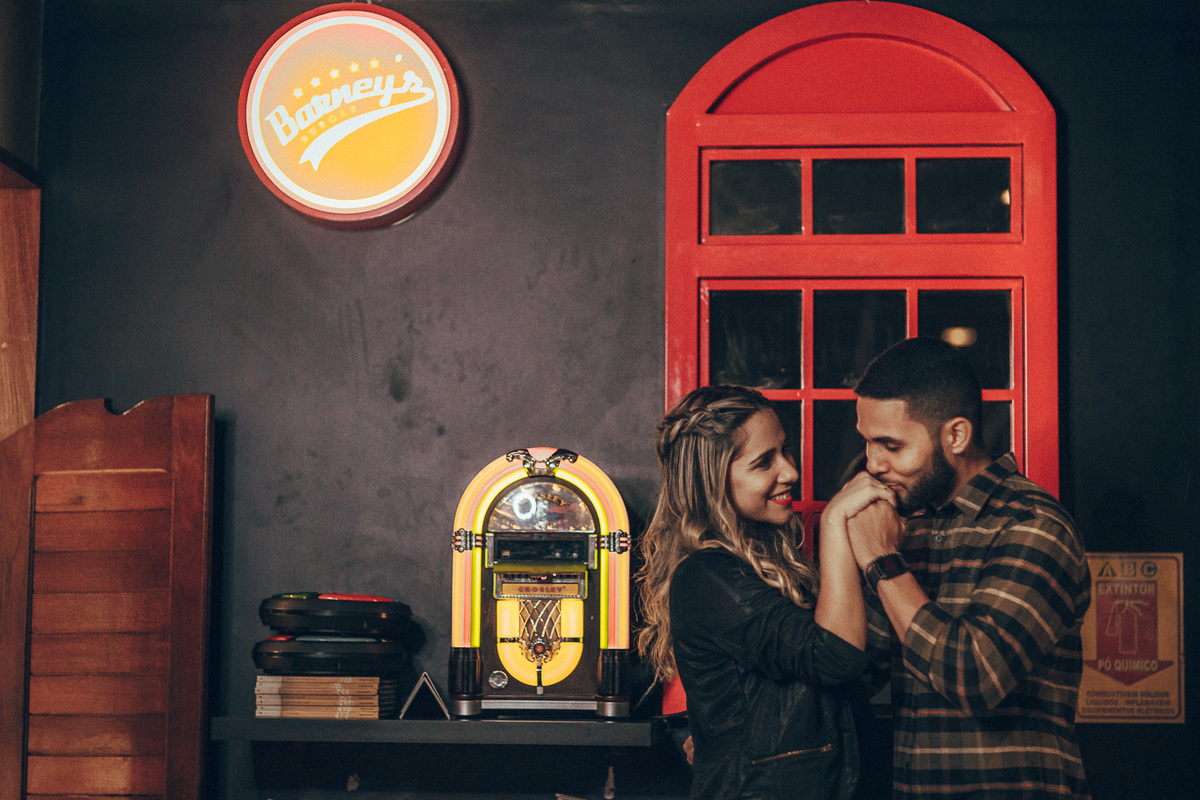 pre wedding-ensaio-fotografia-casamento-book de casal- prewedding-lover-fotos-fortaleza- parque do coco-hamburgueria-barneys
