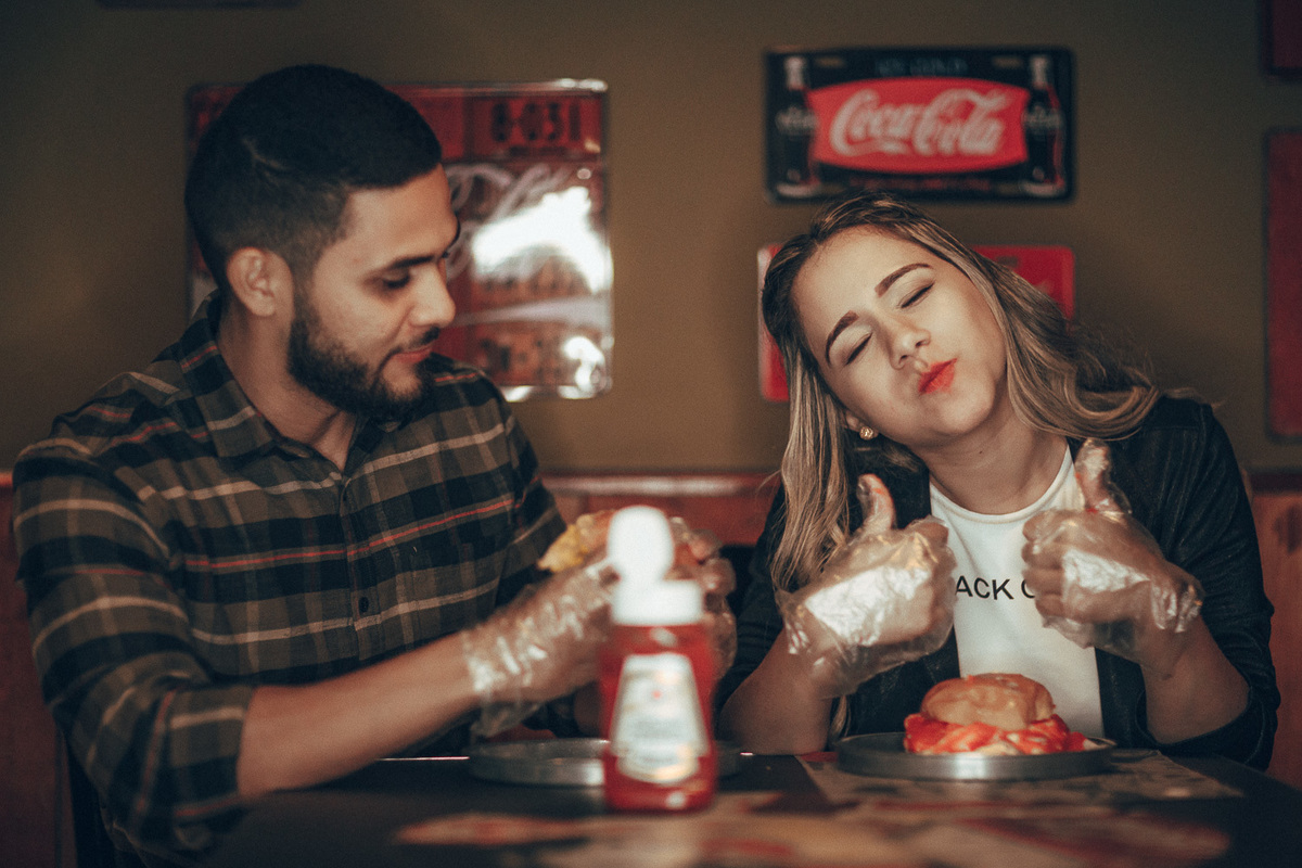 pre wedding-ensaio-fotografia-casamento-book de casal- prewedding-lover-fotos-fortaleza- parque do coco-hamburgueria-barneys