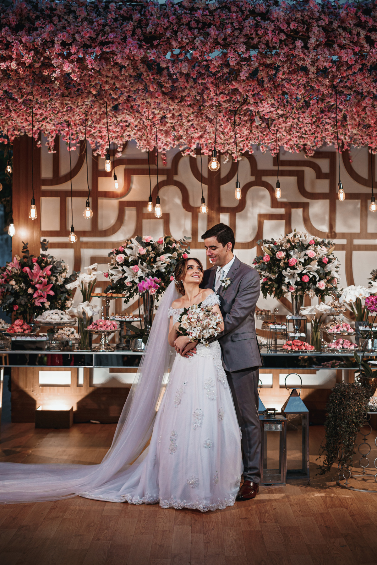 casamento-wedding-noivos-vestido noiva-restaurante pipo-pipo-cerimonia-recepção-buffet-cerimonial-carro noiva-bolo-véu-buque-festa-bebidas-dança-noivos bebados