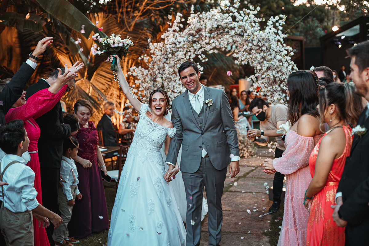 casamento-wedding-noivos-vestido noiva-restaurante pipo-pipo-cerimonia-recepção-buffet-cerimonial-carro noiva-bolo-véu-buque