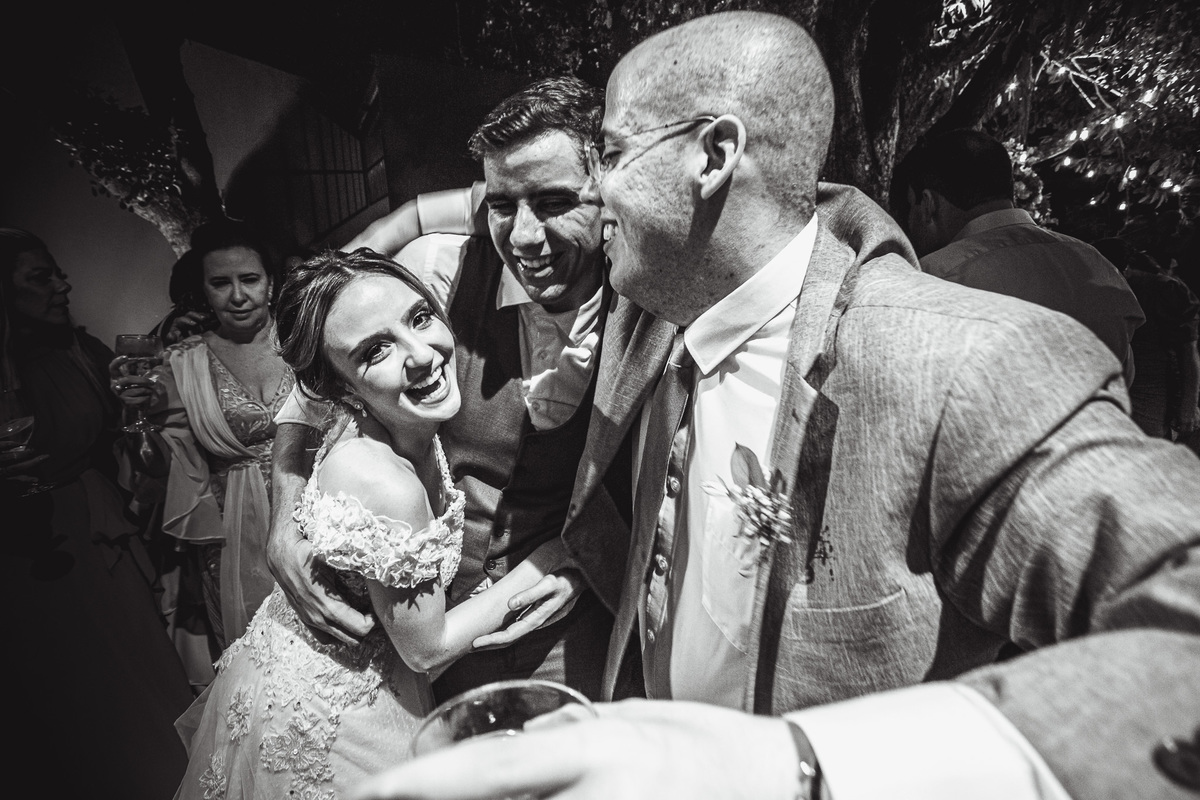 casamento-wedding-noivos-vestido noiva-restaurante pipo-pipo-cerimonia-recepção-buffet-cerimonial-carro noiva-bolo-véu-buque-festa-bebidas-dança-noivos bebados