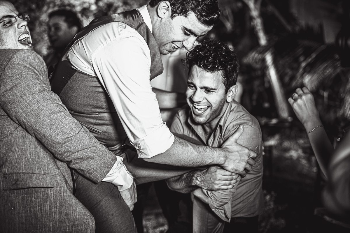 casamento-wedding-noivos-vestido noiva-restaurante pipo-pipo-cerimonia-recepção-buffet-cerimonial-carro noiva-bolo-véu-buque-festa-bebidas-dança-noivos bebados