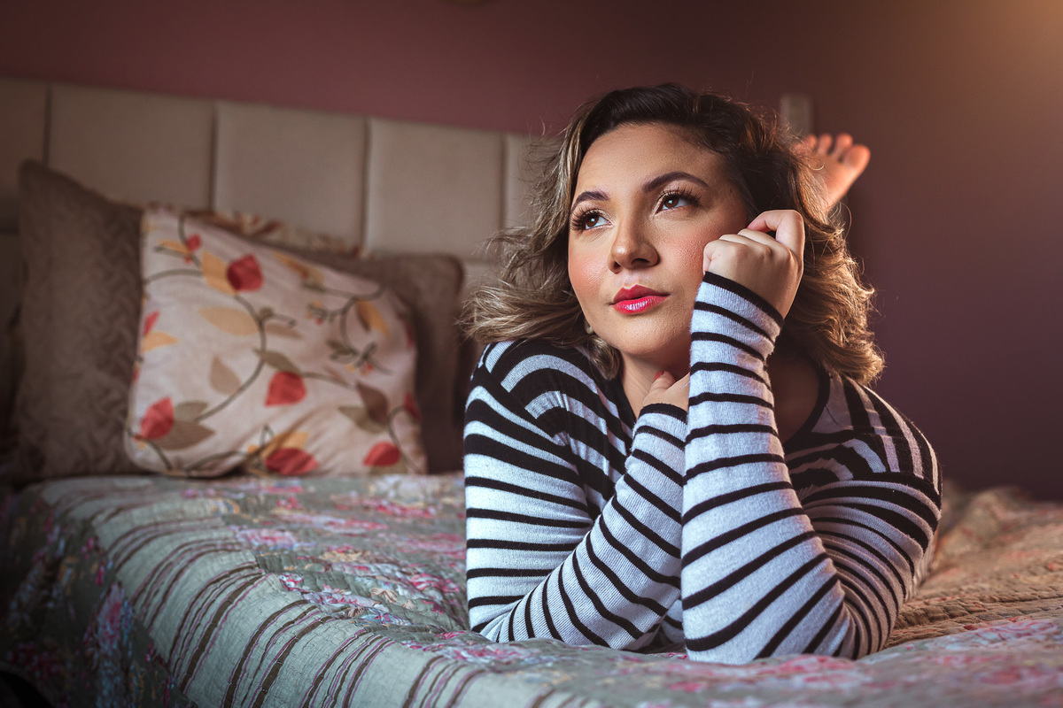 mulher-book fotografico-foto sensual-fotografia feminina-sensual-boudoir-fotos em casa-mcdonalds-bigmac-fotografo ceara-debutante-15 anos