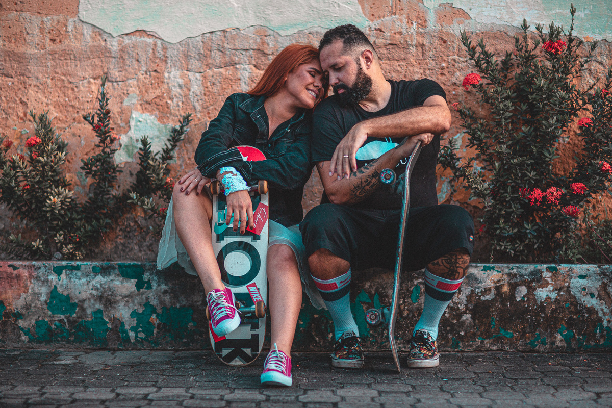 casal-noivos-noiva-casamento-vestido de noiva-pre wedding-book casal-ensaio-skate-pet-dog-game-ps4-rock in roll-vestido de noiva-allstar-converse-noiva de tenis
