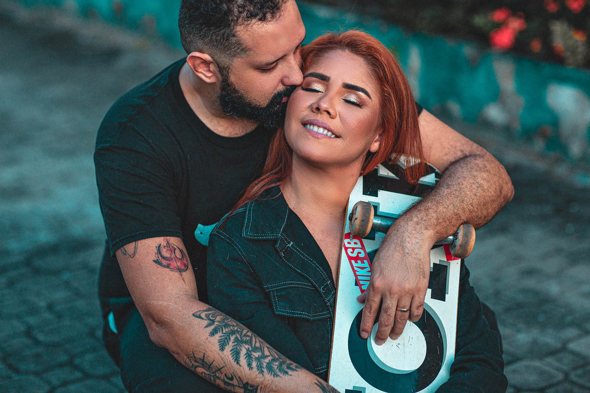 casal-noivos-noiva-casamento-vestido de noiva-pre wedding-book casal-ensaio-skate-pet-dog-game-ps4-rock in roll-vestido de noiva-allstar-converse-noiva de tenis