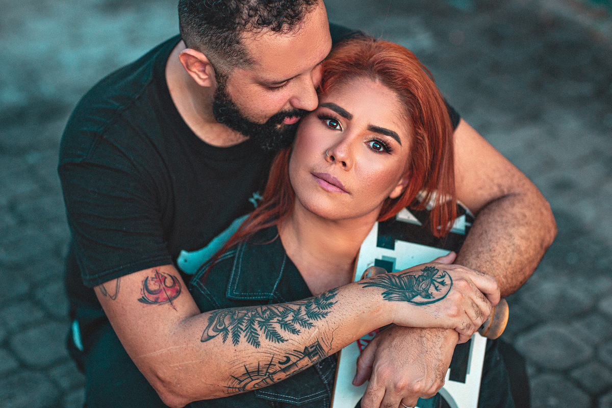 casal-noivos-noiva-casamento-vestido de noiva-pre wedding-book casal-ensaio-skate-pet-dog-game-ps4-rock in roll-vestido de noiva-allstar-converse-noiva de tenis