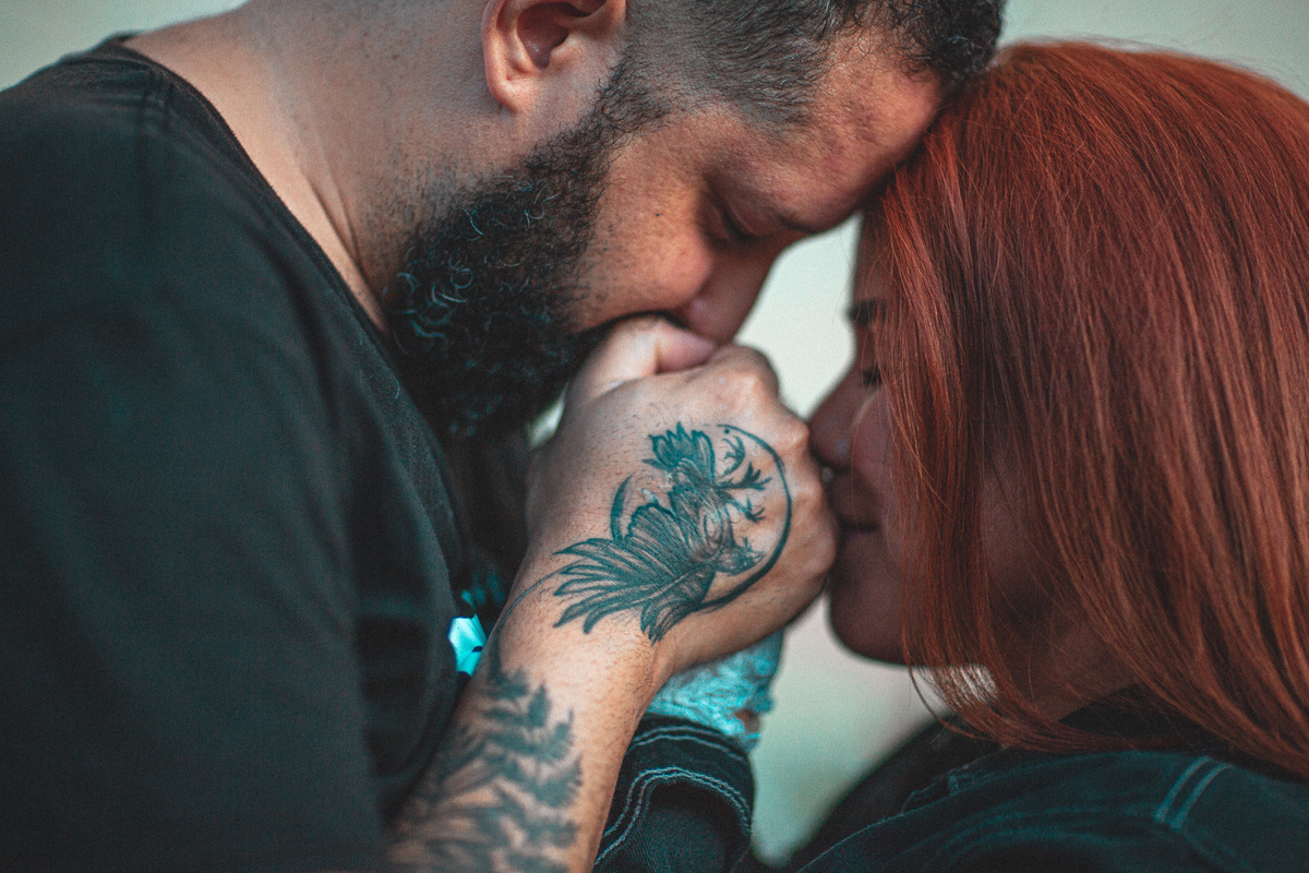 casal-noivos-noiva-casamento-vestido de noiva-pre wedding-book casal-ensaio-skate-pet-dog-game-ps4-rock in roll-vestido de noiva-allstar-converse-noiva de tenis