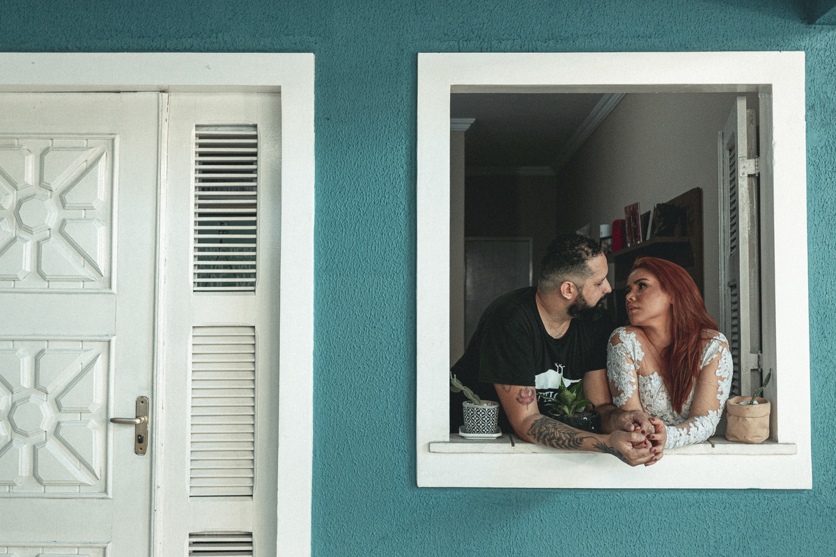 casal-noivos-noiva-casamento-vestido de noiva-pre wedding-book casal-ensaio-skate-pet-dog-game-ps4-rock in roll-vestido de noiva-allstar-converse-noiva de tenis