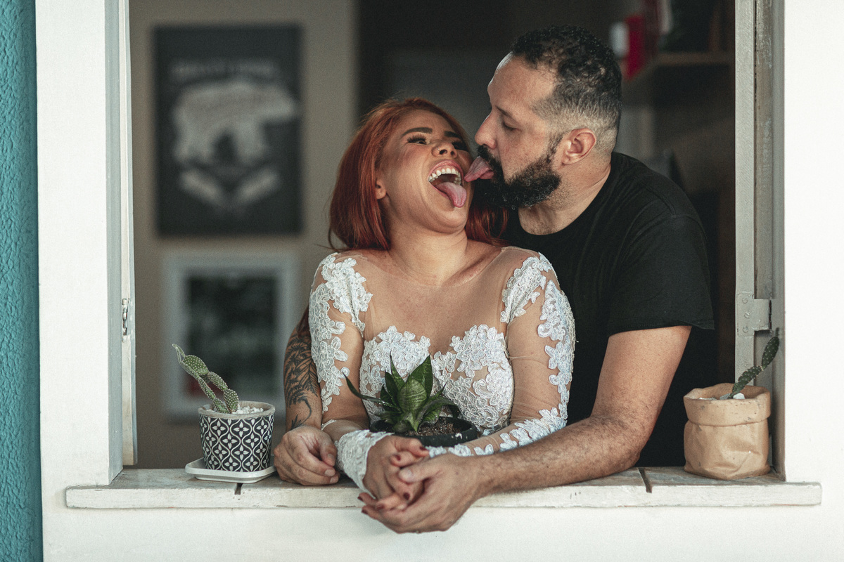 casal-noivos-noiva-casamento-vestido de noiva-pre wedding-book casal-ensaio-skate-pet-dog-game-ps4-rock in roll-vestido de noiva-allstar-converse-noiva de tenis