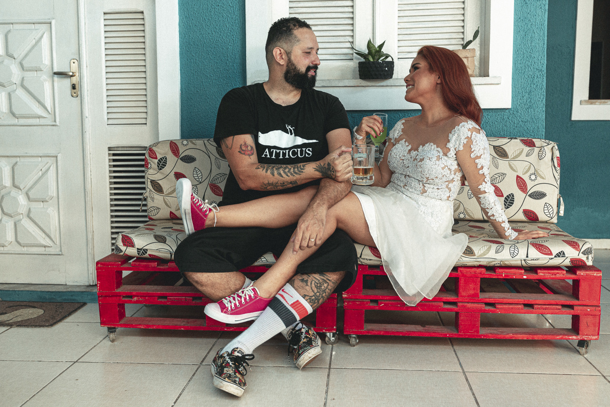casal-noivos-noiva-casamento-vestido de noiva-pre wedding-book casal-ensaio-skate-pet-dog-game-ps4-rock in roll-vestido de noiva-allstar-converse-noiva de tenis