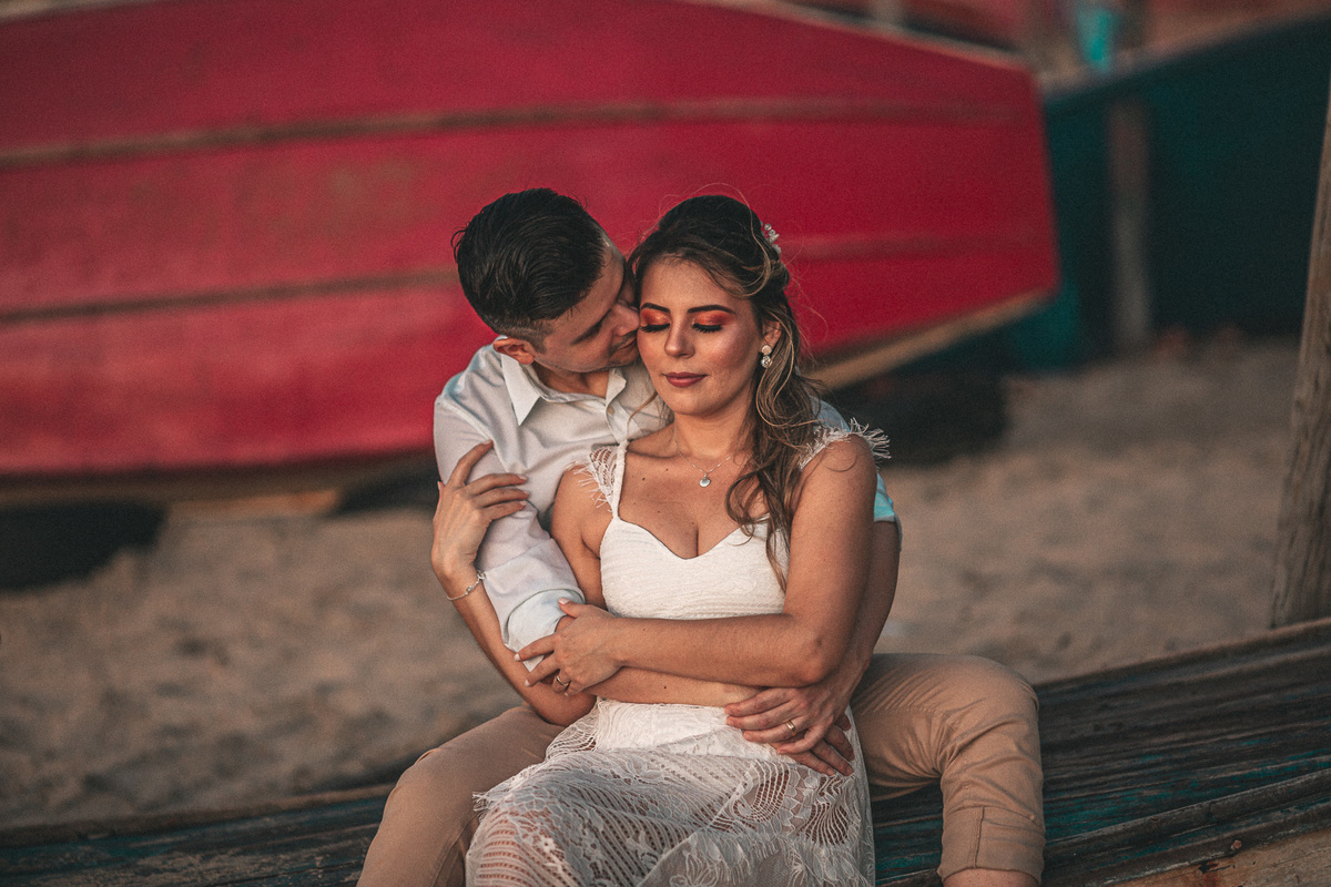 ensaio-pre wedding-casamento-book na praia-noivado-noiva-fotografo de casamento-praia-mucuripe-sasha-por do sol