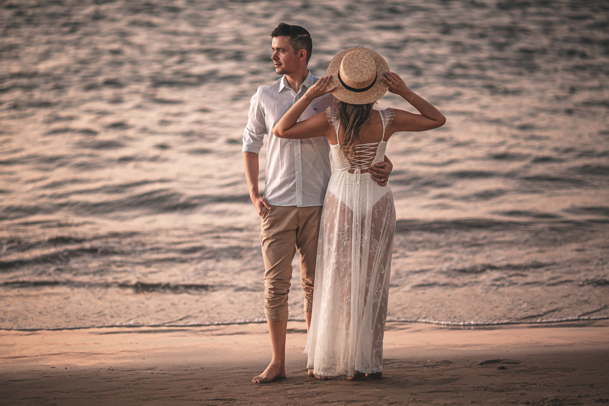 ensaio-pre wedding-casamento-book na praia-noivado-noiva-fotografo de casamento-praia-mucuripe-sasha-por do sol
