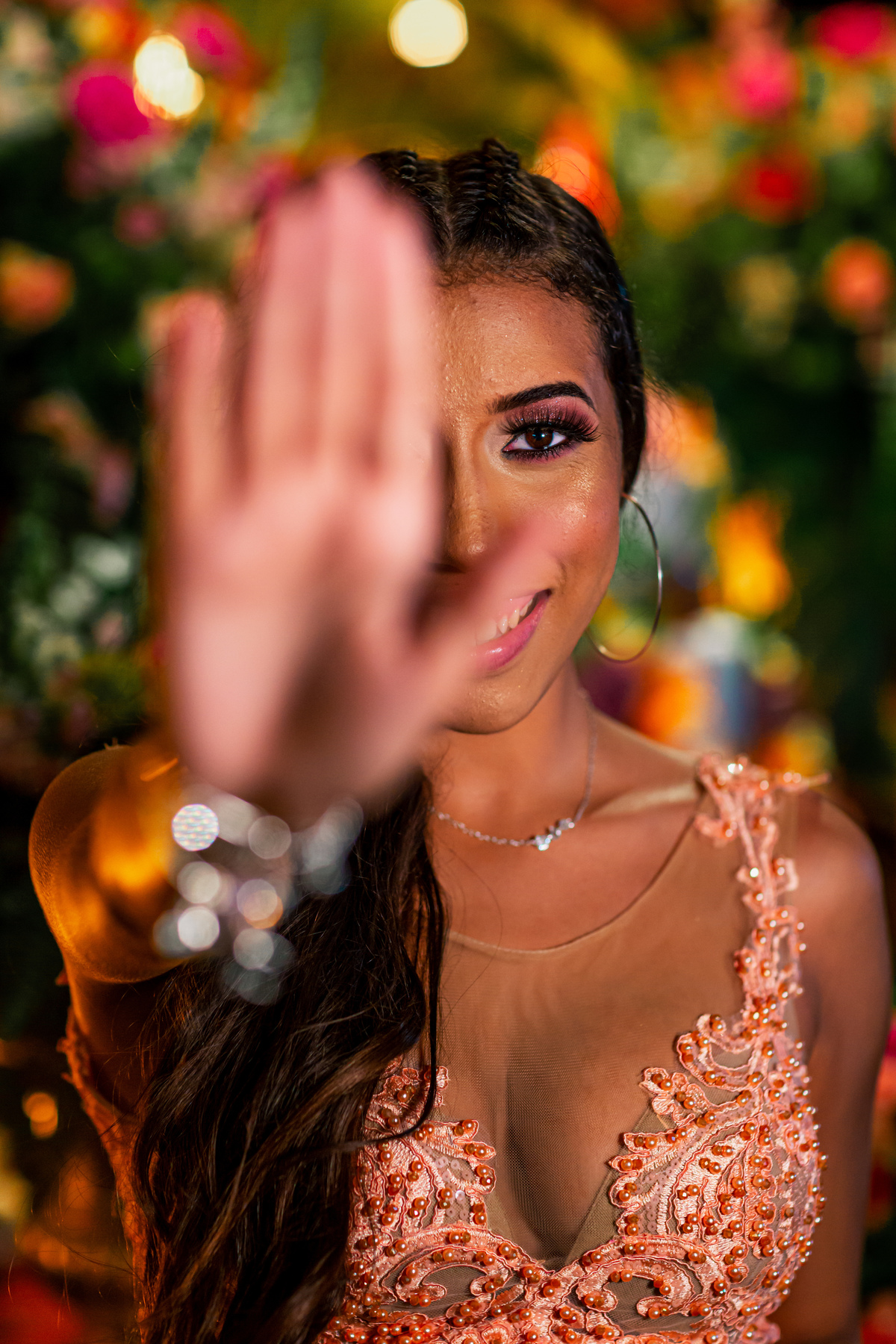 debutante-15 anos-menina-mulher-festa-buffet-fotografia-ensaio debutante-bolo-vou debutar-vestido-fotografo-praia-tema tropical