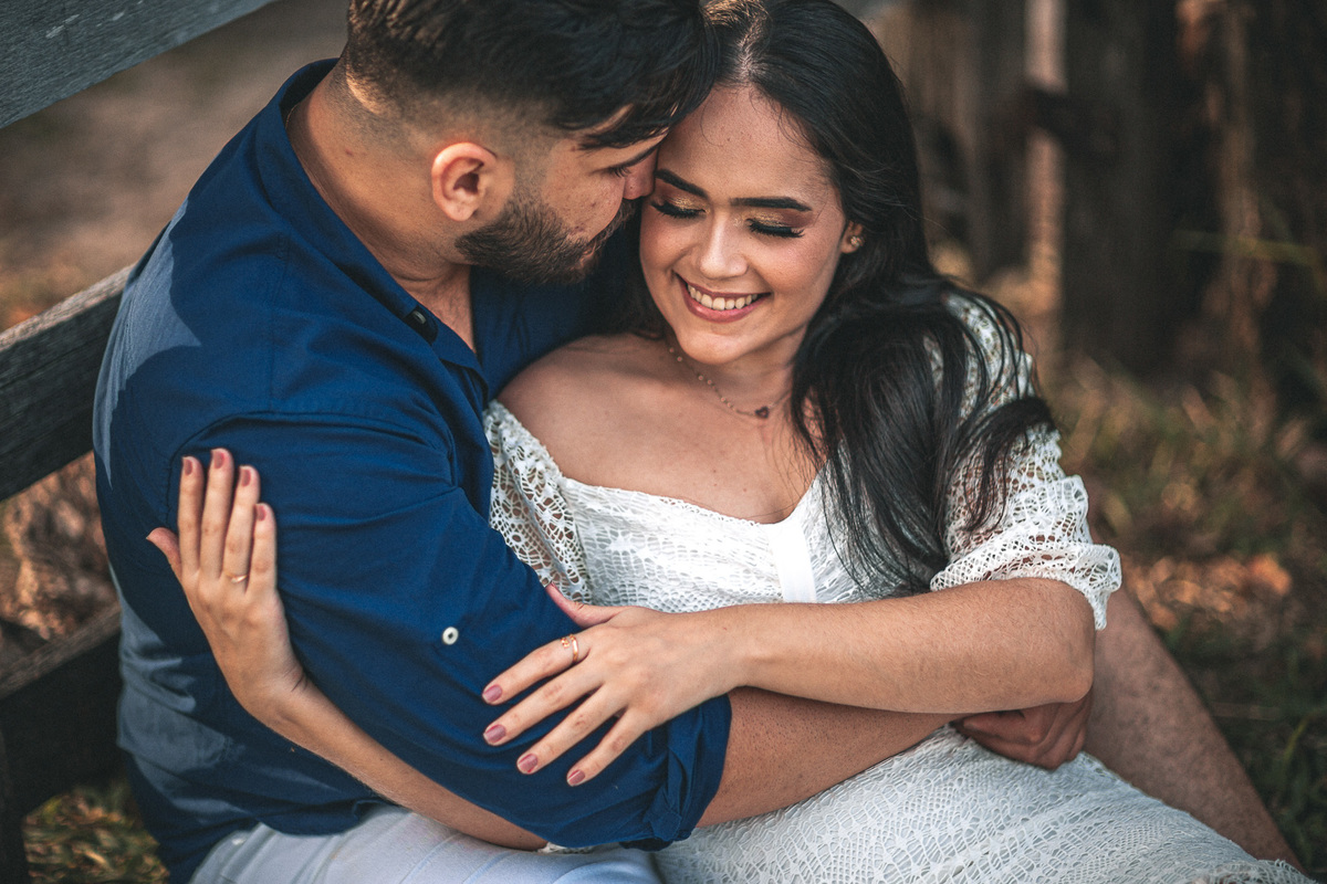 prewedding-casamento-noivado-book casal-fazenda-noiva-vestido prewedding-por do sol-fotos de casal