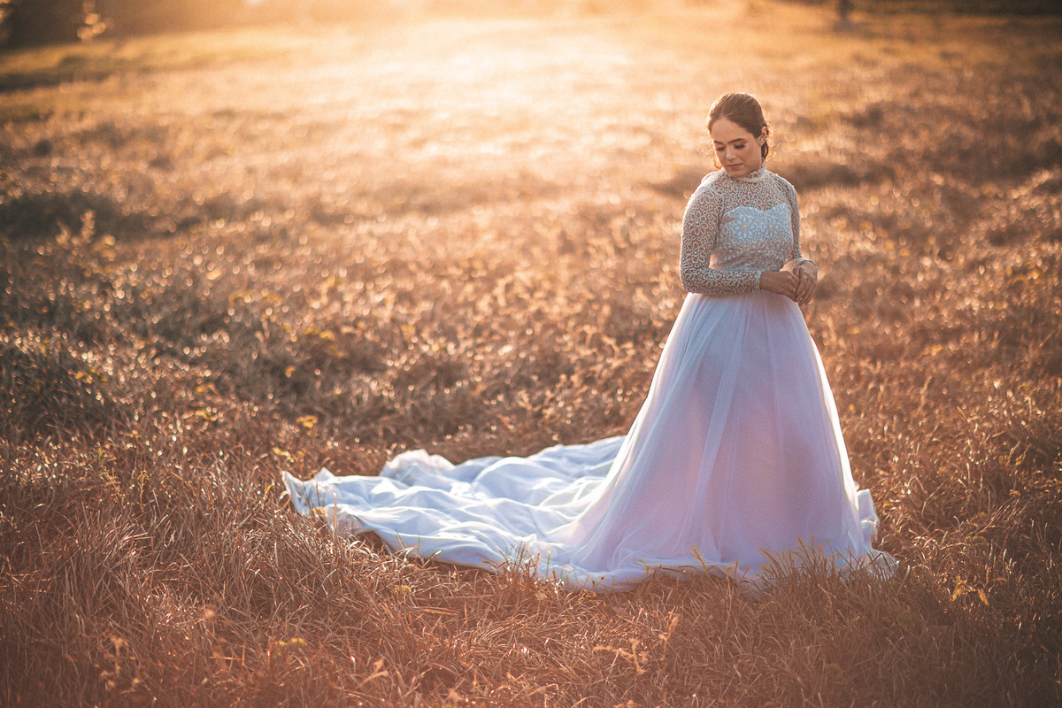 prewedding-casamento-noivado-book casal-fazenda-noiva-vestido prewedding-por do sol-fotos de casal