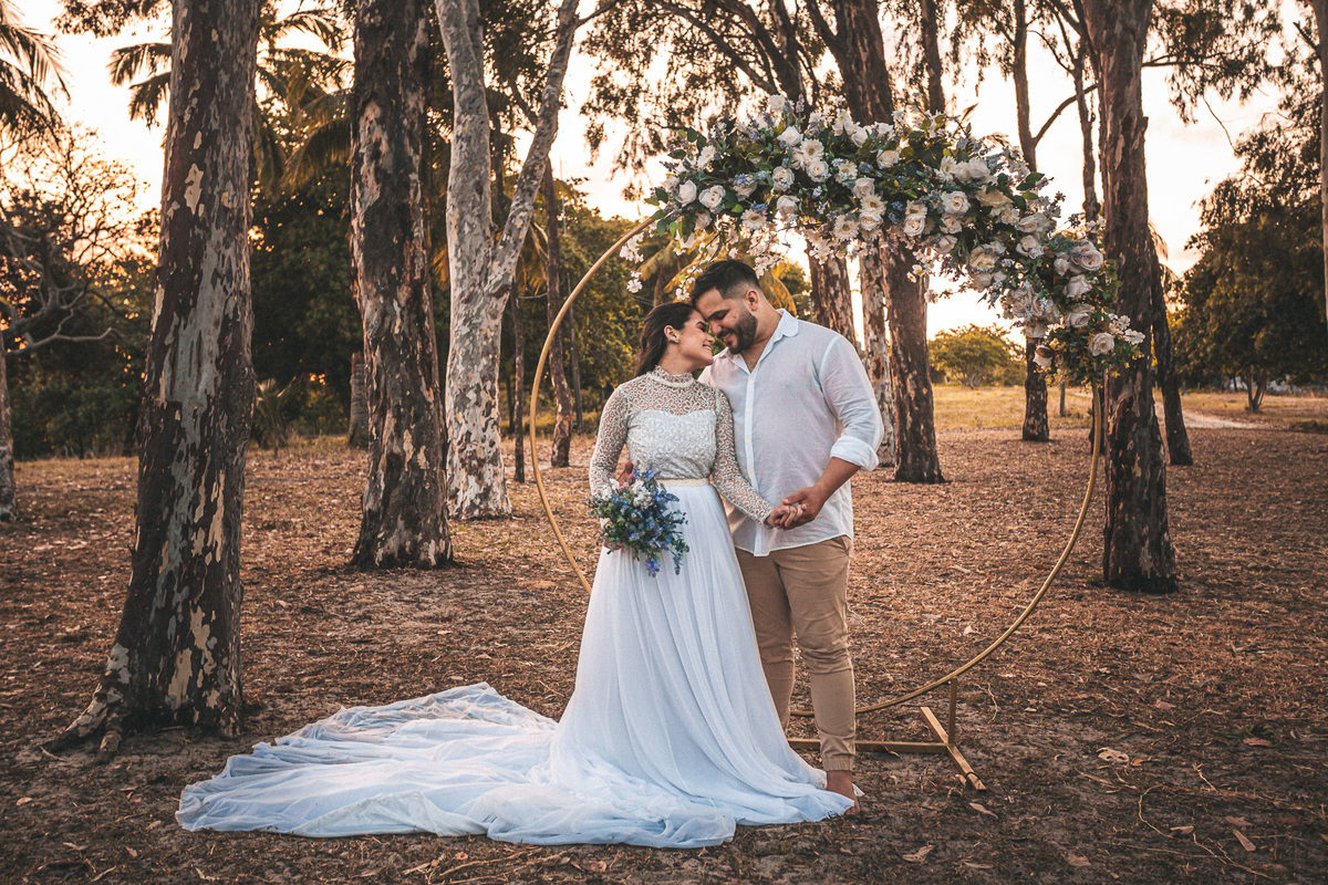 prewedding-casamento-noivado-book casal-fazenda-noiva-vestido prewedding-por do sol-fotos de casal