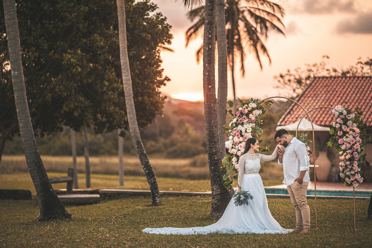 prewedding-casamento-noivado-book casal-fazenda-noiva-vestido prewedding-por do sol-fotos de casal