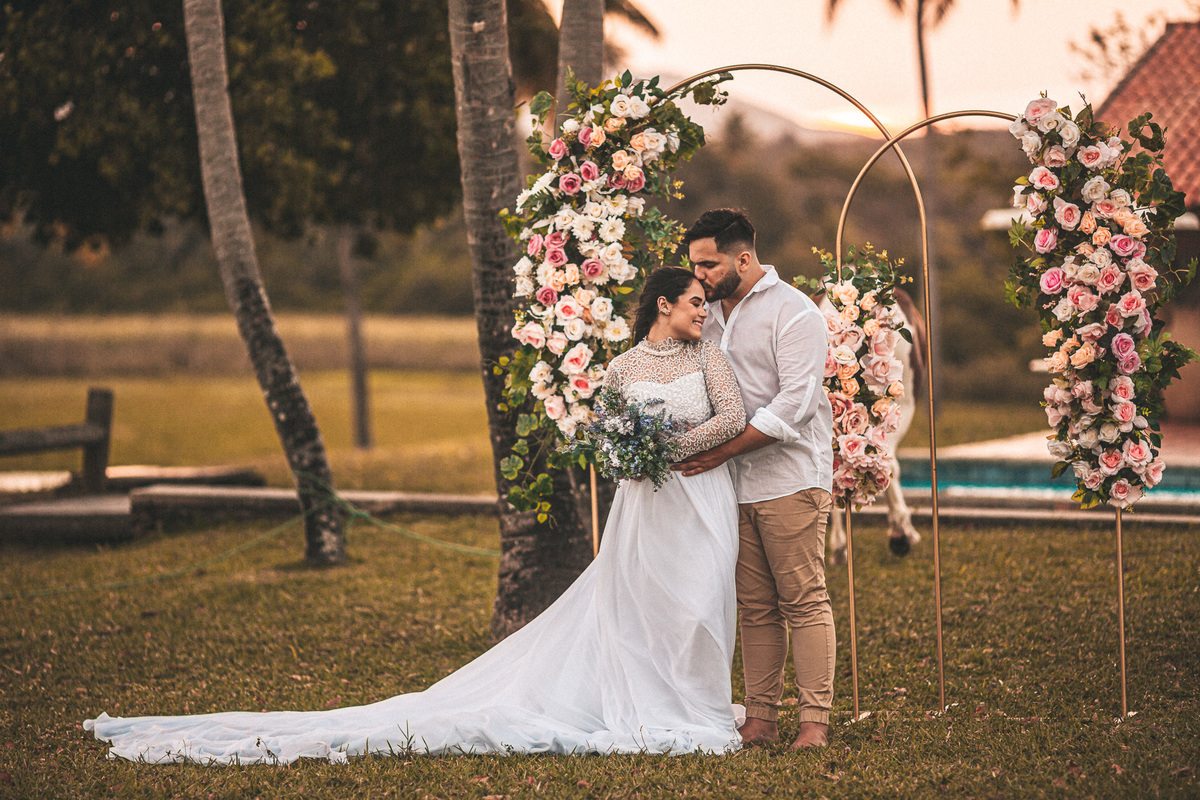 prewedding-casamento-noivado-book casal-fazenda-noiva-vestido prewedding-por do sol-fotos de casal