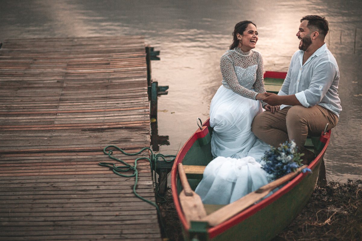 prewedding-casamento-noivado-book casal-fazenda-noiva-vestido prewedding-por do sol-fotos de casal