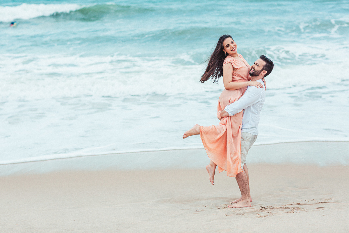 prewedding-casamento-noivos-book casal-fotos de casal-casamento na praia-fotos de casamento-vestido de noiva-fotografo de casamento