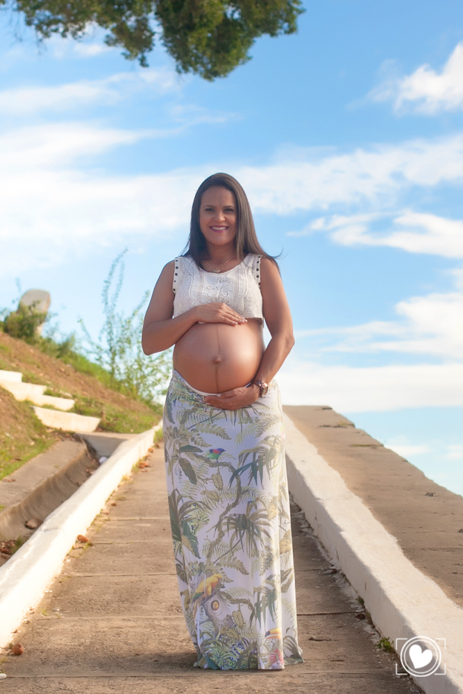 todos os caminhos nos leva a esta gestação. a barriga está tão grande, tão redonda, tão perfeita.