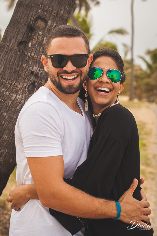 a alegria de estarem juntos e ter todo o tempo do mundo pra ser feliz. weslwy e hadassa, ensaio fotografico casal da dinda fotografia em costa do sauipe 2018