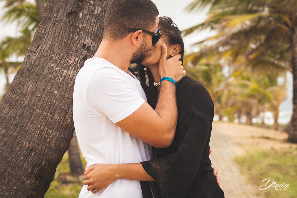 um beijo, um amor, uma só vibração. ensaio fotografico casal, costa do sauipe, dinda fotografia