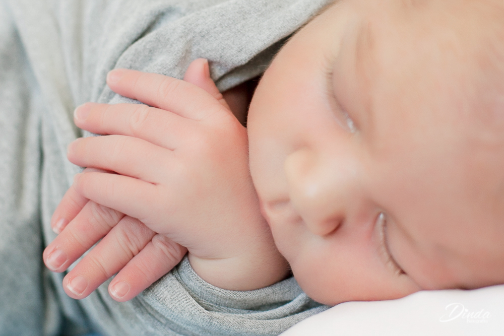 os detalhes das mãozinhas hipnotizam.
Ensaio newborn Benjamin 11 dias
Dinda Fotografia 