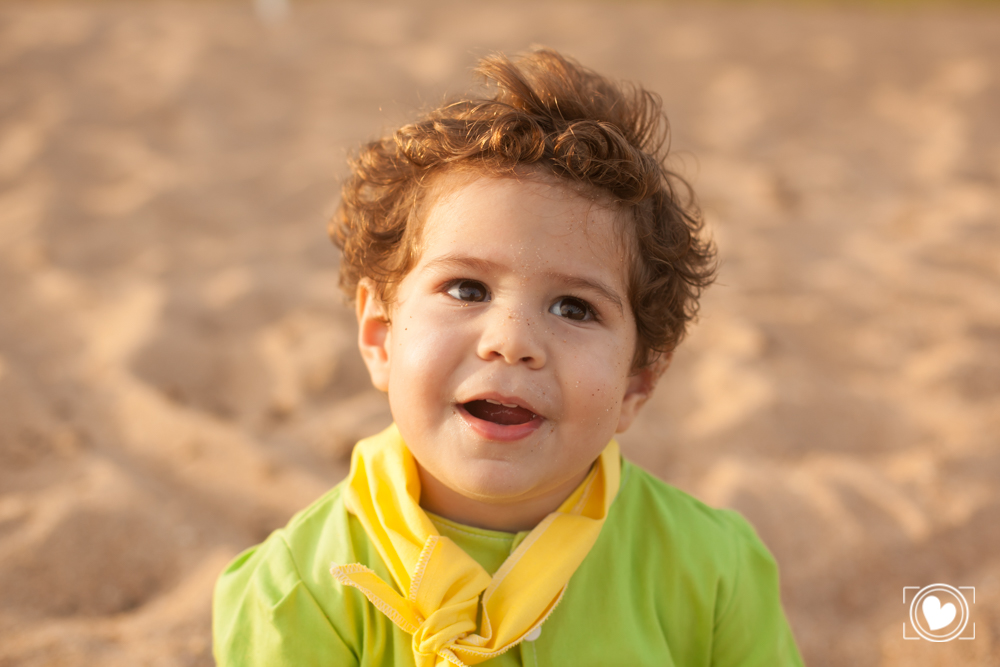 O ensaio fotográfico neste linda praia de Busca Vida esta acabando, mas a simpatia jamais deixará de brilhar nesses olhinhos mágicos.