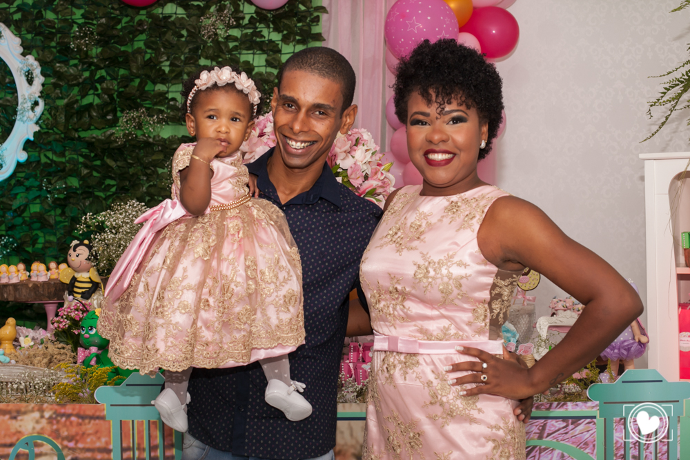 Pétala Luna, Papai Evan e mamãe Laísa super contentes com esta grande festa.