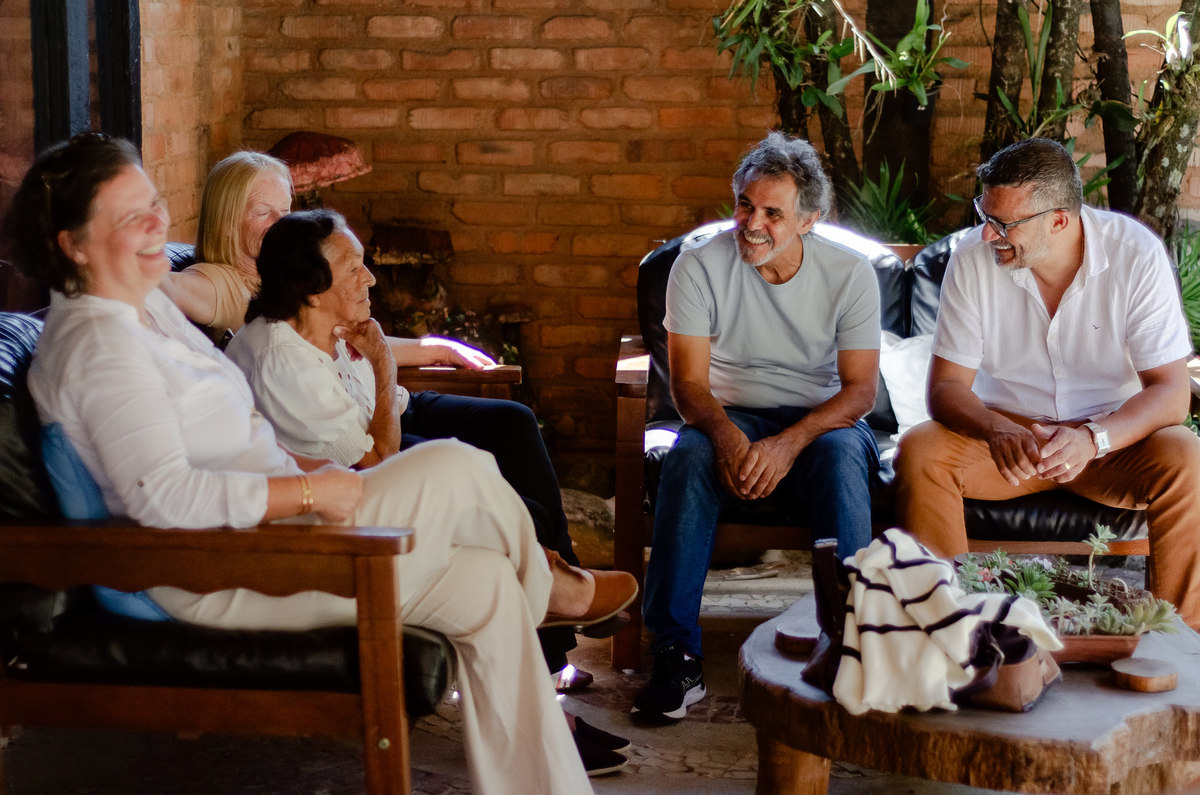 casamento intimista em Nova Friburgo. Fotografia espontânea e natural. Fotografo documental de casamentos diurnos