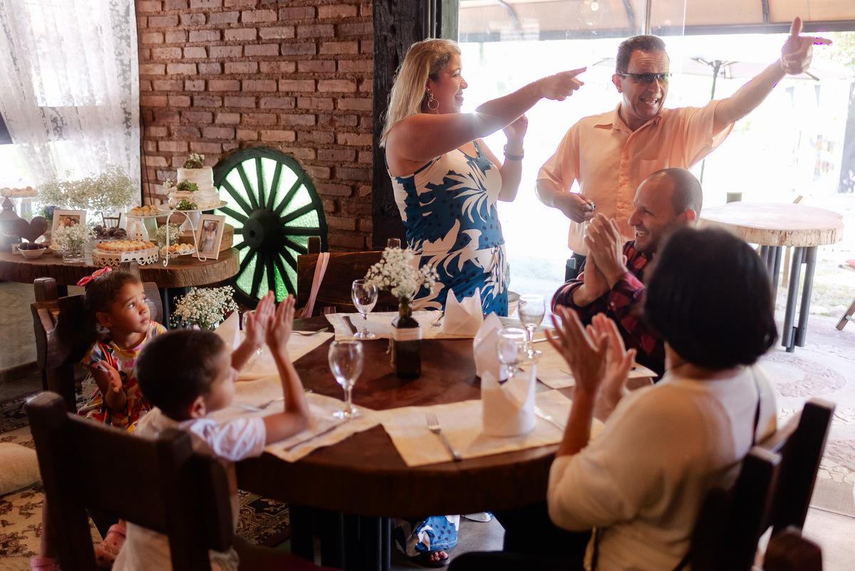 casamento intimista em Nova Friburgo. Fotografia espontânea e natural. Fotografo documental de casamentos diurnos