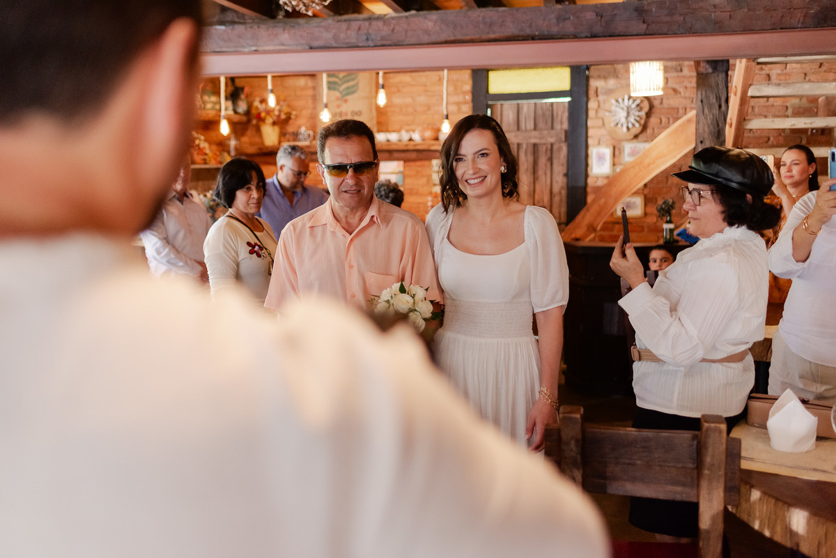 casamento intimista em Nova Friburgo. Fotografia espontânea e natural. Fotografo documental de casamentos diurnos